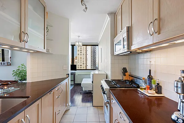 Rented by Compass | media 23