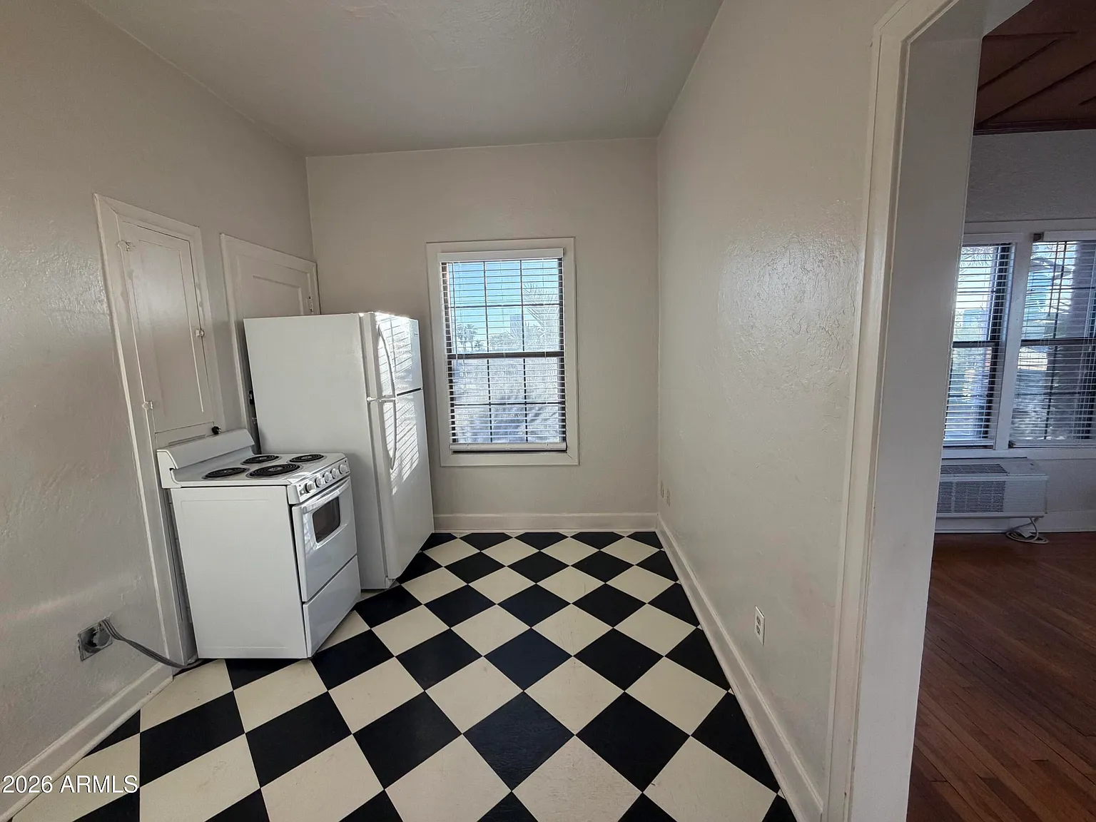 1 bed, 1.0 bath, 450 sqft, $1,150 — Photo 3
