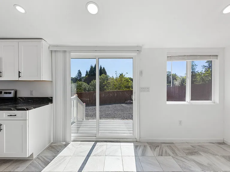 20485 Oregon #99W — Photo 13