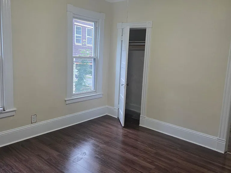 33-35 E Raymond St #2 — Photo 5