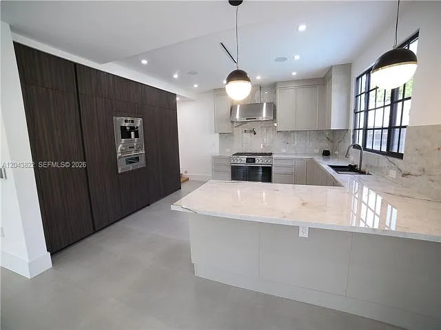 1345 Hollywood Blvd — Photo 1