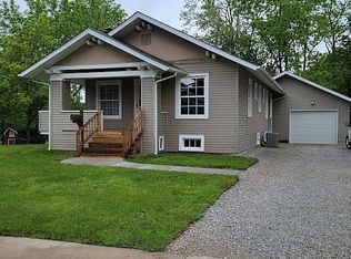 210 30th St NW, Barberton, OH 44203