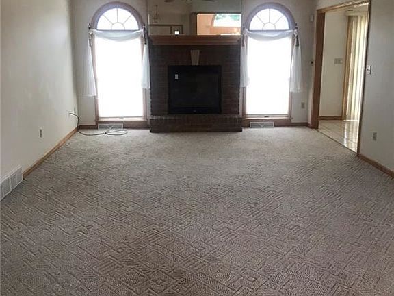 2nd image of 751 Greenfield Dr