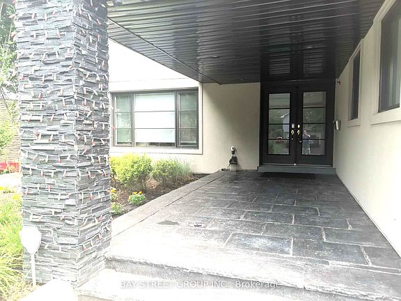 4th image of 24 Avondale Cres