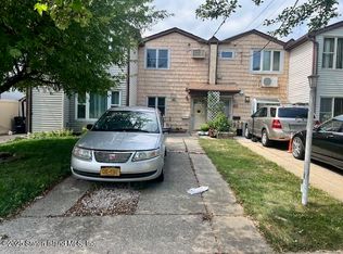 147 Robin Rd, Staten Island, NY 10305