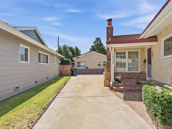 2nd image of 10220 Randwick Dr