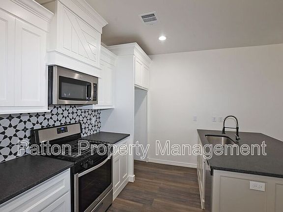 4th image of 13771 Periwinkle Dr Unit C