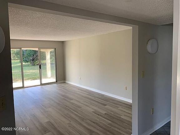 2nd image of 891 Marina Dr #1