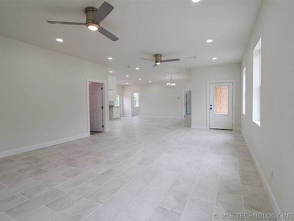 5th image of 10095 N 160th Rd