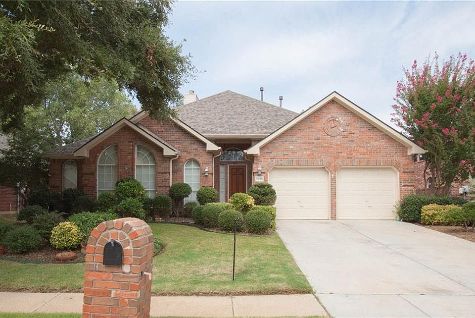 1st image of 2725 Halsey Dr