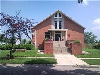 2nd image of 4519 Oakridge Dr