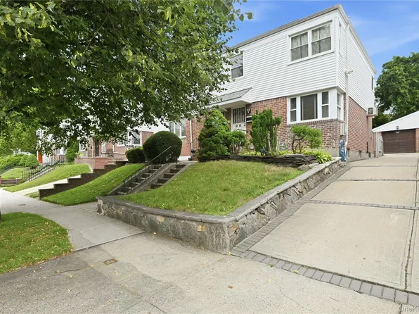 6715 215th Street, Oakland Gardens, NY 11364