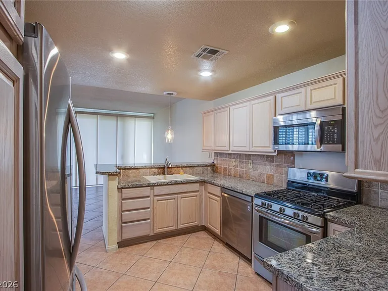 5086 Mount Pleasant Ln — Photo 9