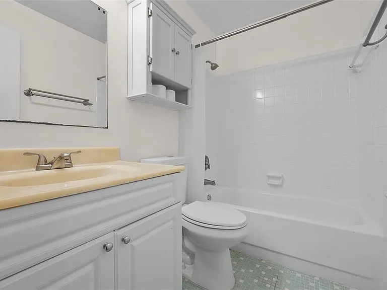 4219 NW 30th Ter — Photo 18