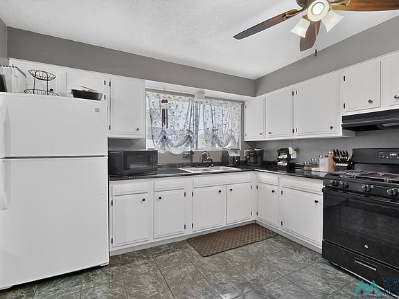 3rd image of 2423 Calle Bonita