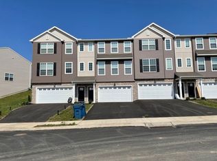 571 Brook Shire Ct, Mechanicsburg, PA 17055
