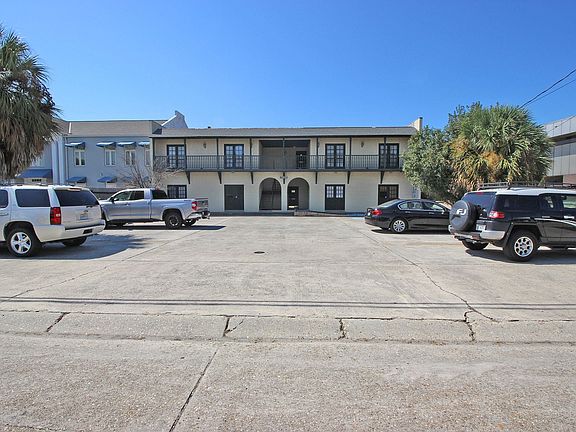 2nd image of 2908 Hessmer Ave