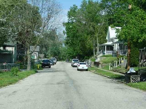 4th image of 26 E Spring St