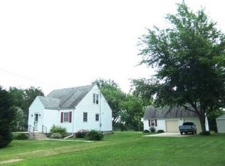 25215 Front St, Sterling, IL 61081