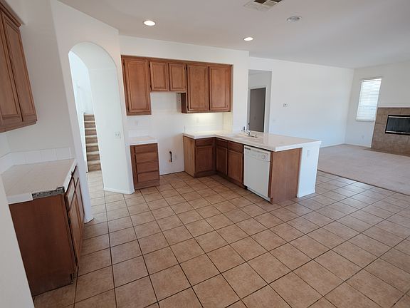 5th image of 11927 Cliffrose Ct