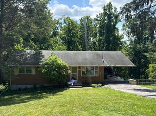 4525 Cumberland Dr, Christiansburg, VA 24073