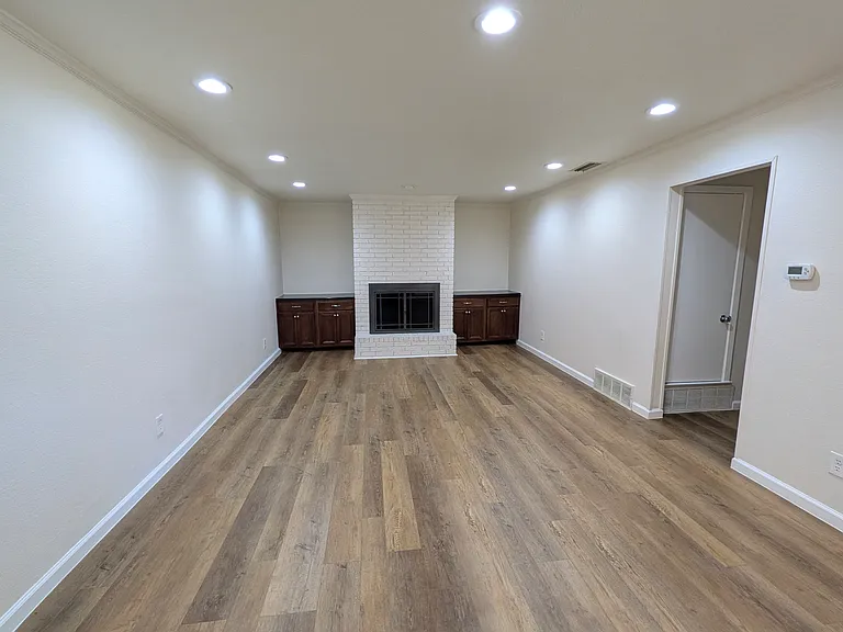 2816 Golfing Green Dr — Photo 5