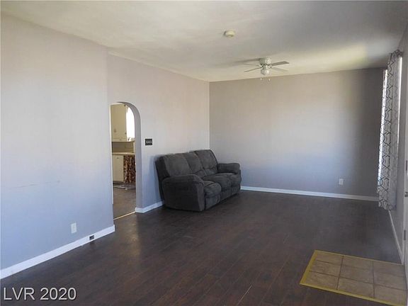 3rd image of 904 Avenue G