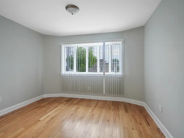 71 West 54th Street image 6 of 24