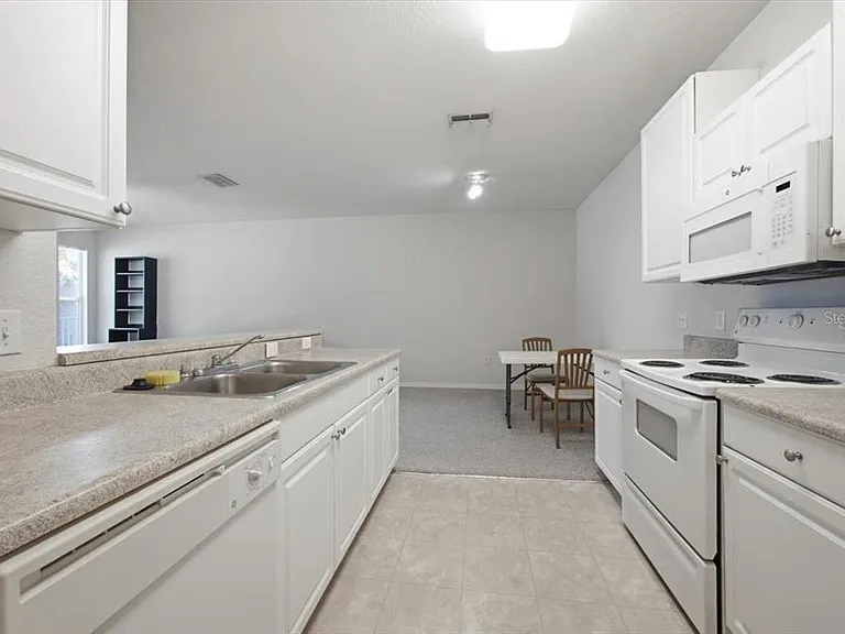 4008 Hemingway Cir — Photo 9