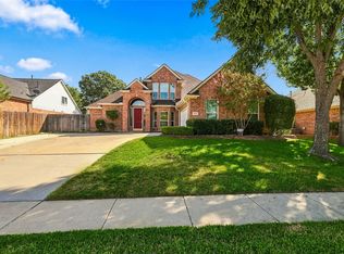 1204 Crestview Dr, Bedford, TX 76021