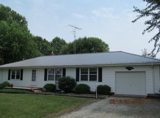 7897 W River Rd, Roann, IN 46974