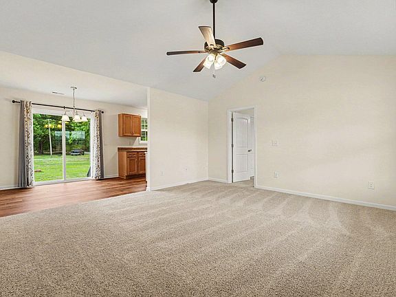 5th image of 7261 Clara St
