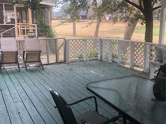 3rd image of 1100 Augusta Dr