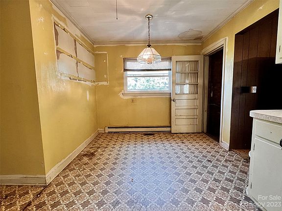 5th image of 700 W Park Dr
