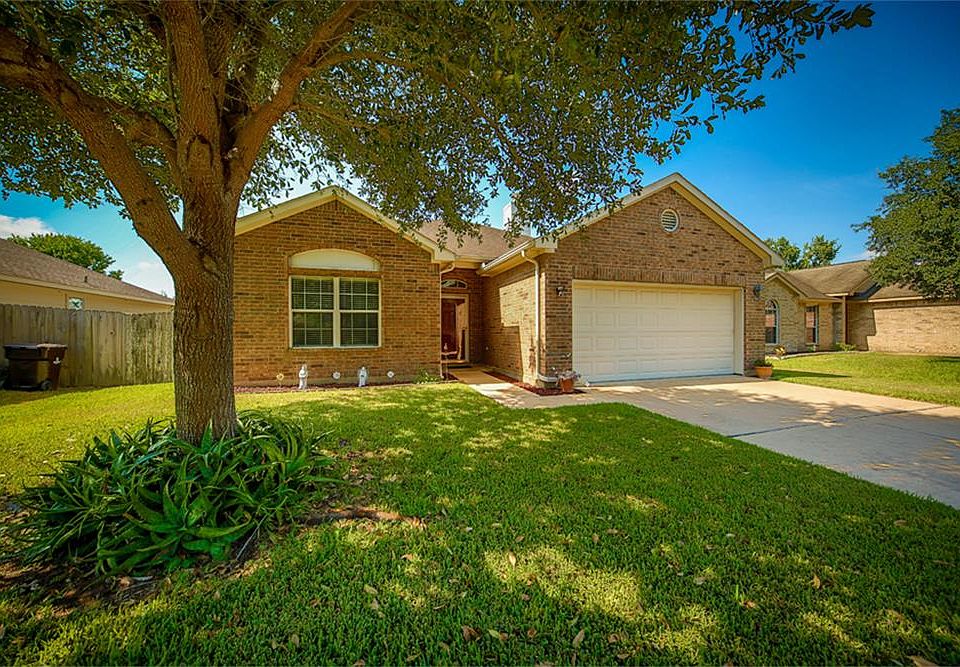 1st image of 24215 Wild Horse Ln