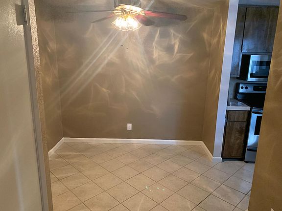 3rd image of 110 Luna Grande Cir