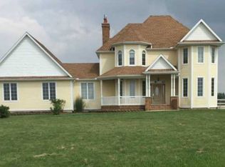 13592 Waynesfield Rd, Wapakoneta, OH 45895