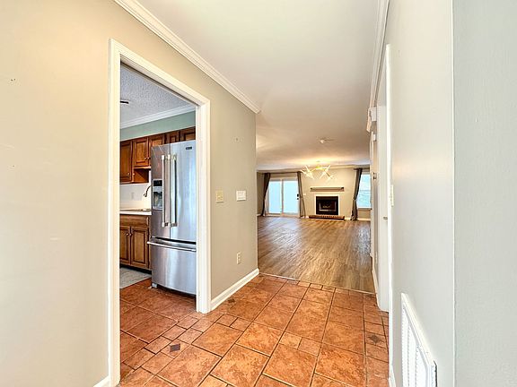 3rd image of 1117 Summer Pl