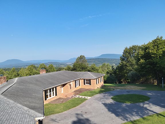 3rd image of 282 Gray Fox Ln