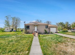 805 Utah St, Gooding, ID 83330
