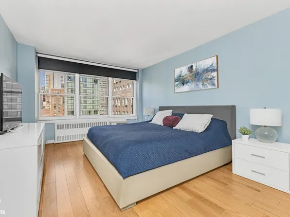 155 East 38th Street image 6 of 14