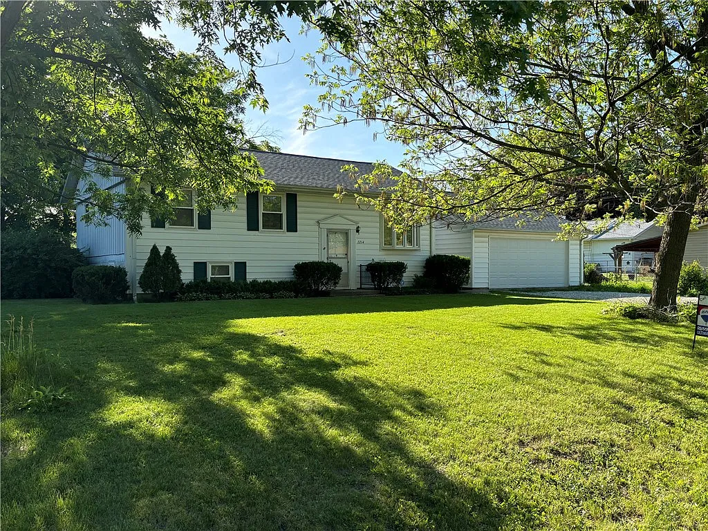 2214 Smith Ave photo 1