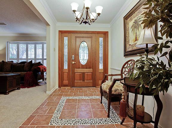 Decorative tile in the entry way.