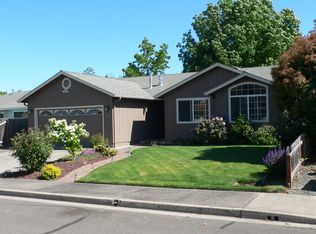 817 Corey Dr, Phoenix, OR 97535