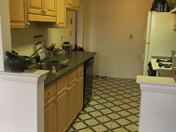 5th image of 15105 Cross Island Pkwy APT 2C