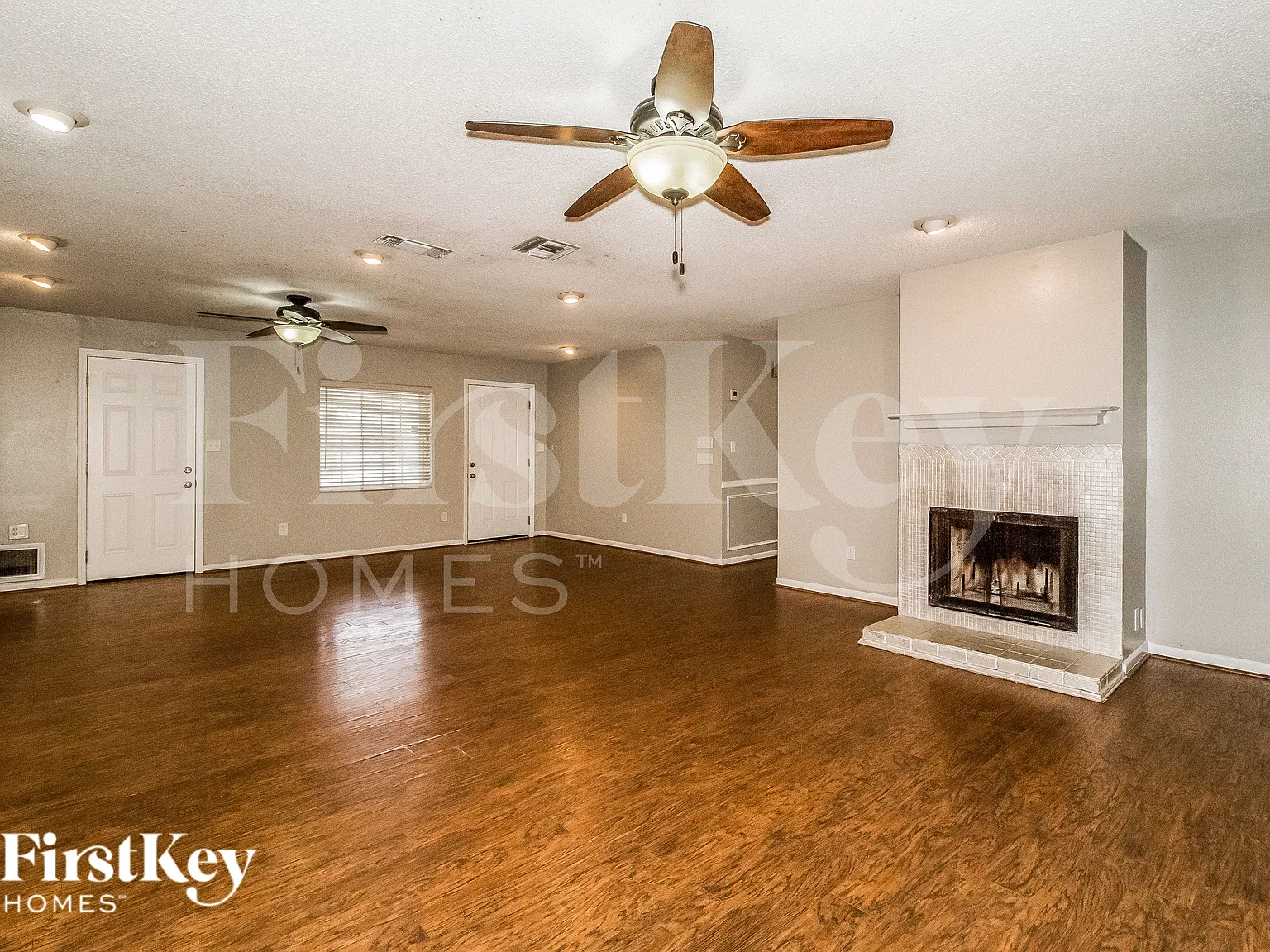 4 bed, 3.0 bath, 2726 sqft, $3,780 — Photo 3