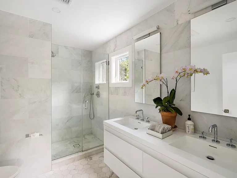 15 Margaret Dr — Photo 17