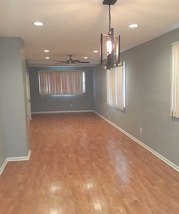 4th image of 4522 Lawndale Ave