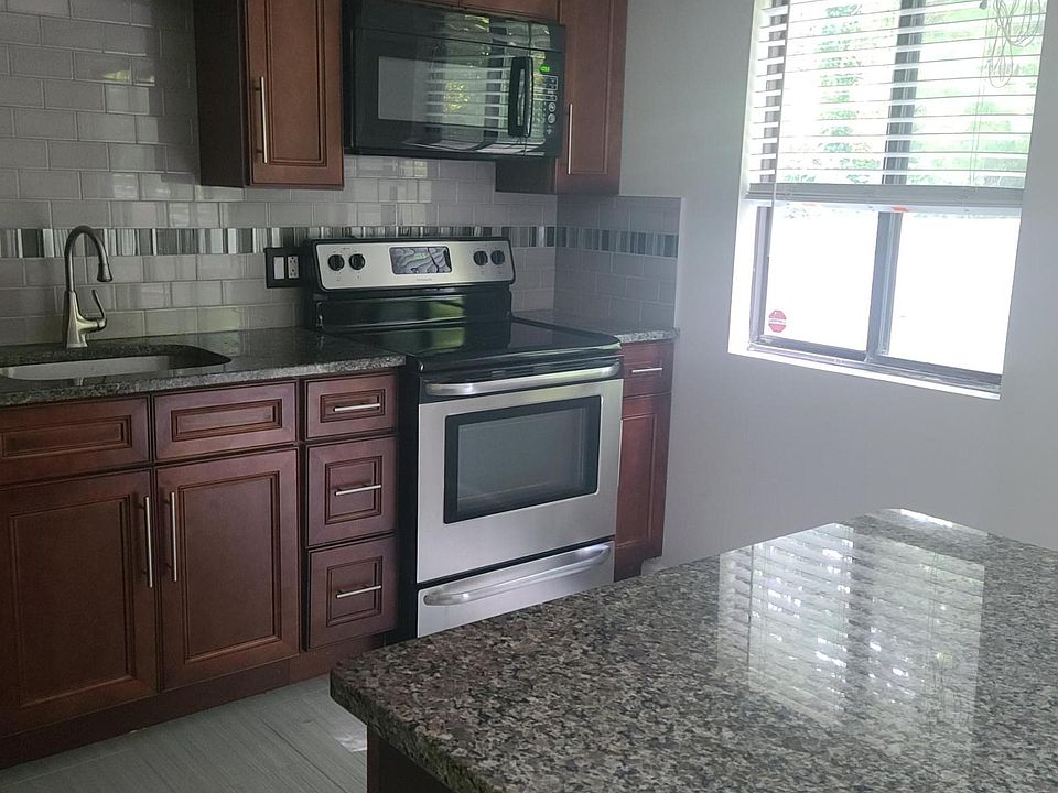 1st image of 31 Conestoga Way