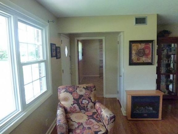 3rd image of 2120 Swannanoa Ave